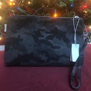 Quilted kola small wristlet black Camo